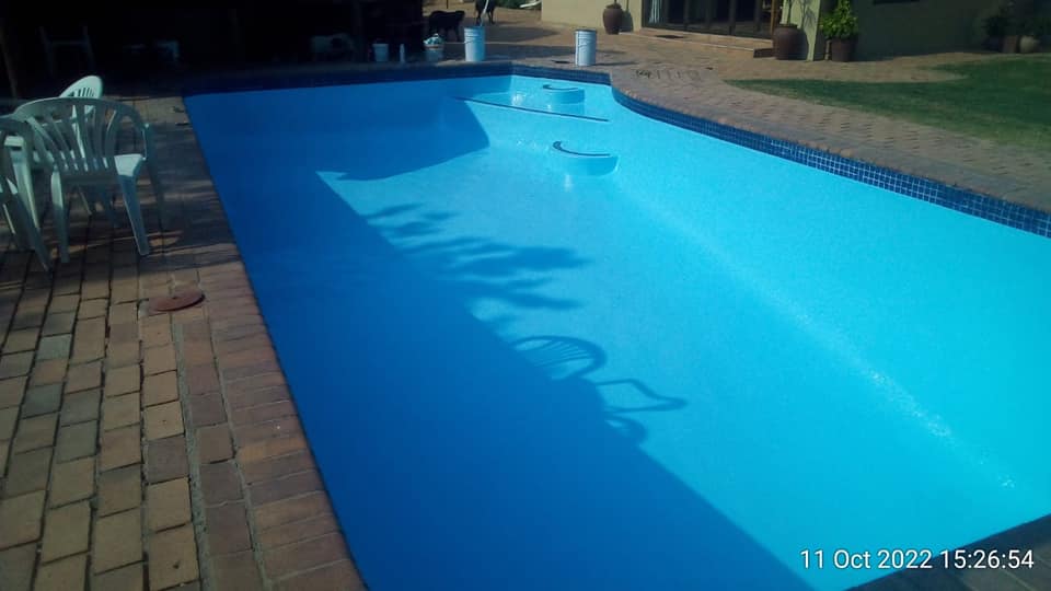 Newly resurfaced with a crystal-clear finish perfect for swimming pools.