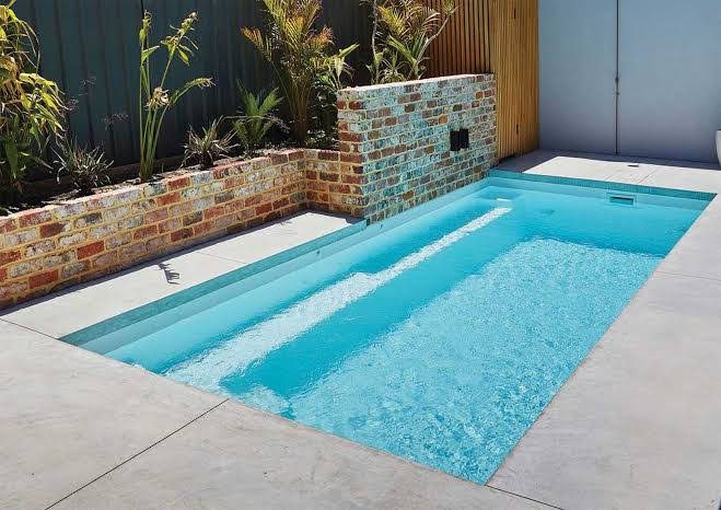 Shallow entry ledge perfect for all pools
